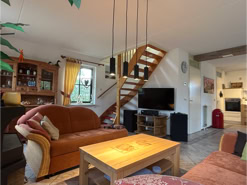 Wohnbereich mit TV und Audio